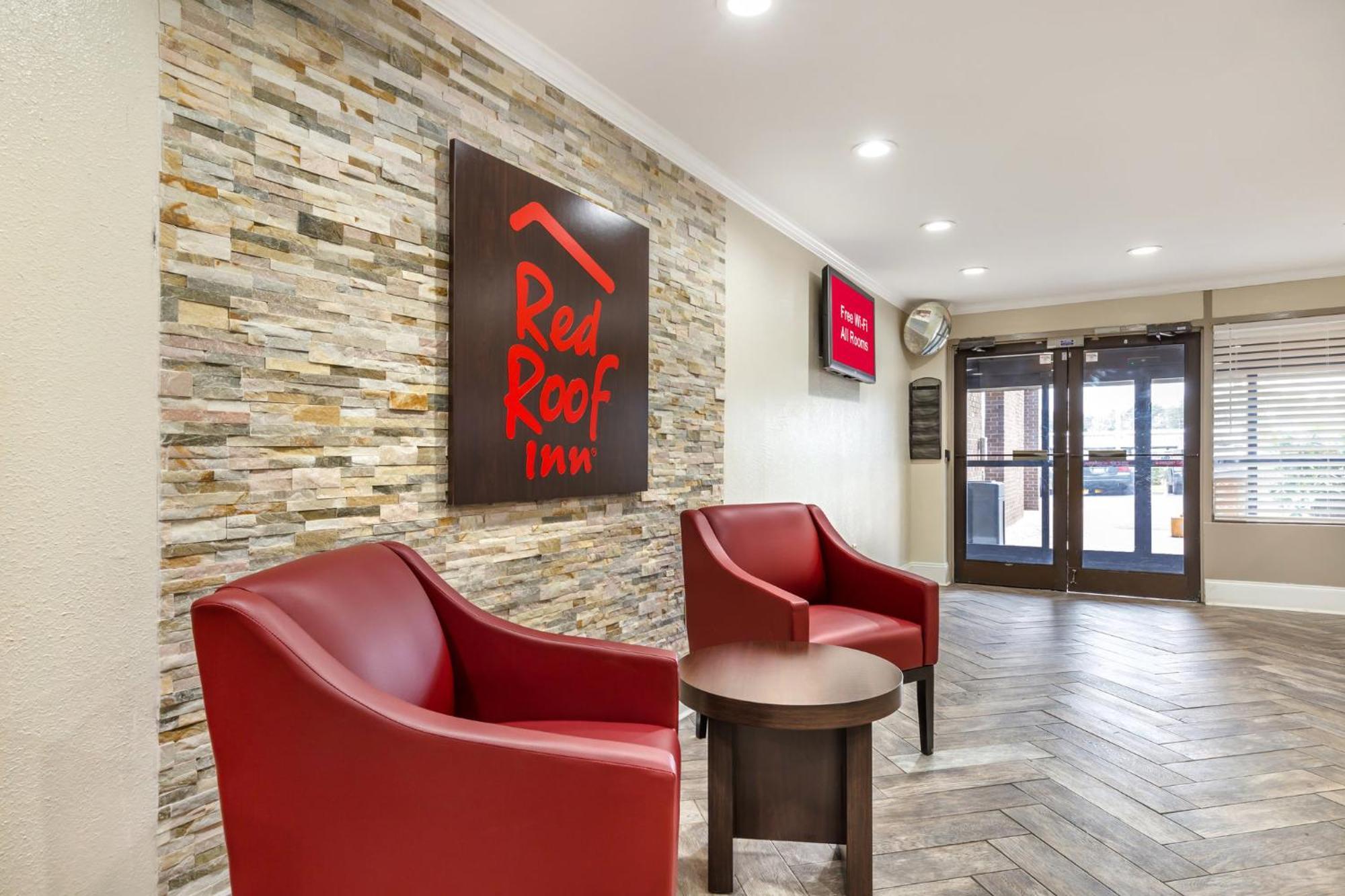Red Roof Inn Raleigh Northeast - Downtown Bagian luar foto
