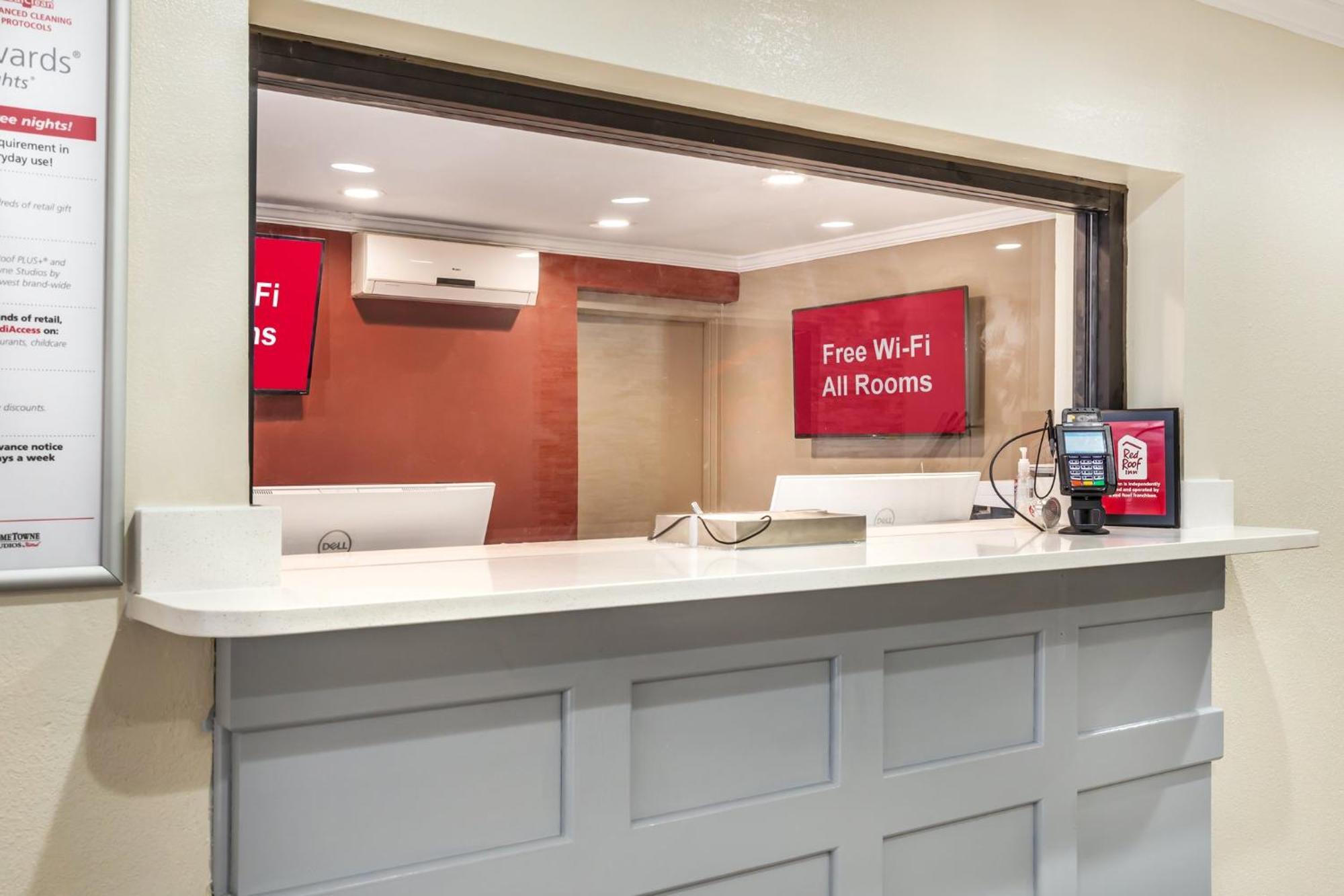 Red Roof Inn Raleigh Northeast - Downtown Bagian luar foto