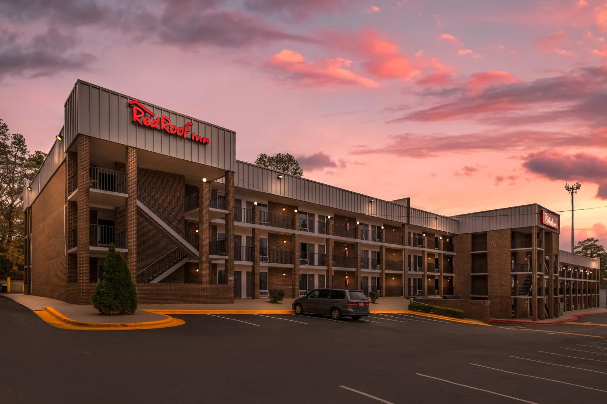 Red Roof Inn Raleigh Northeast - Downtown Bagian luar foto