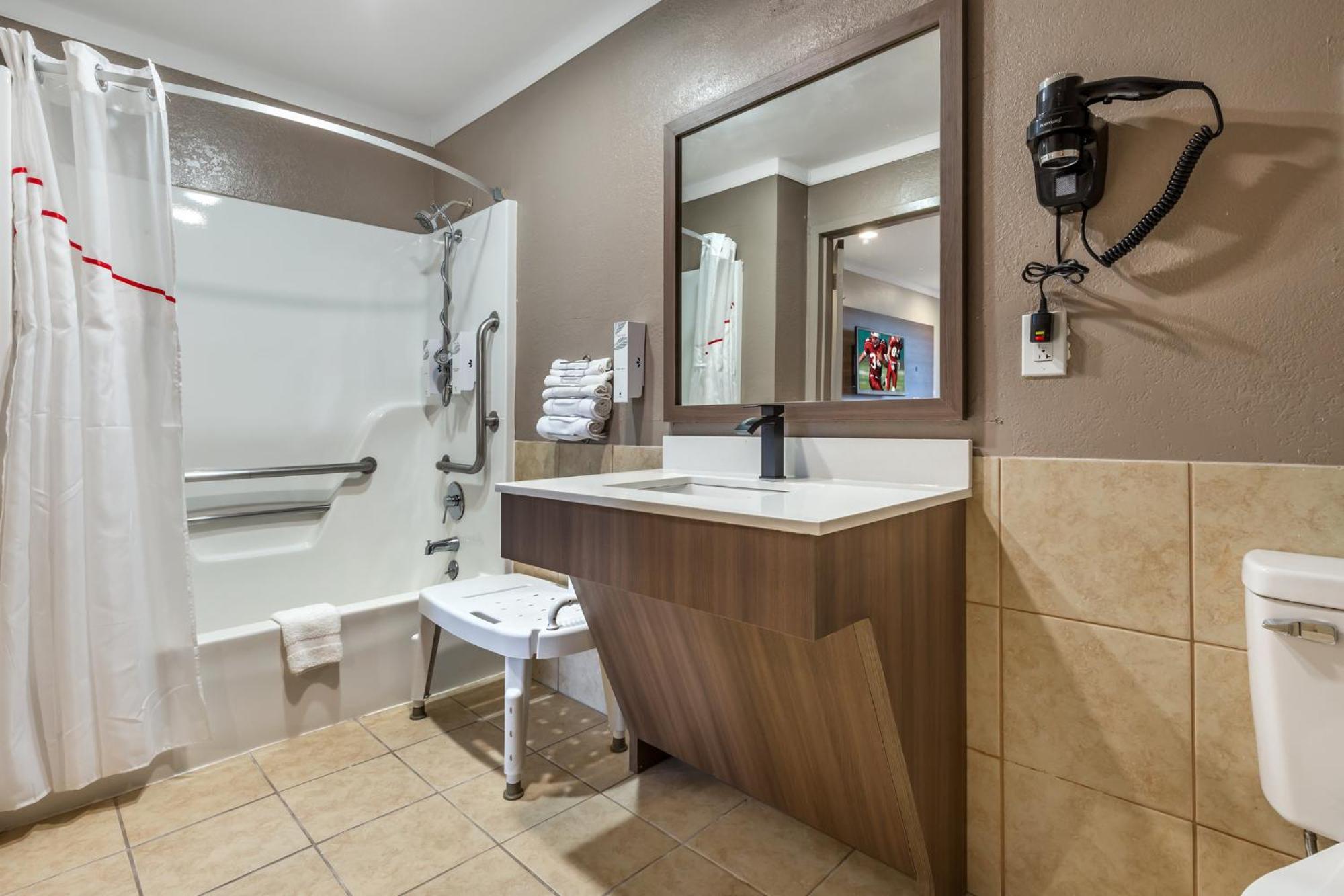 Red Roof Inn Raleigh Northeast - Downtown Bagian luar foto